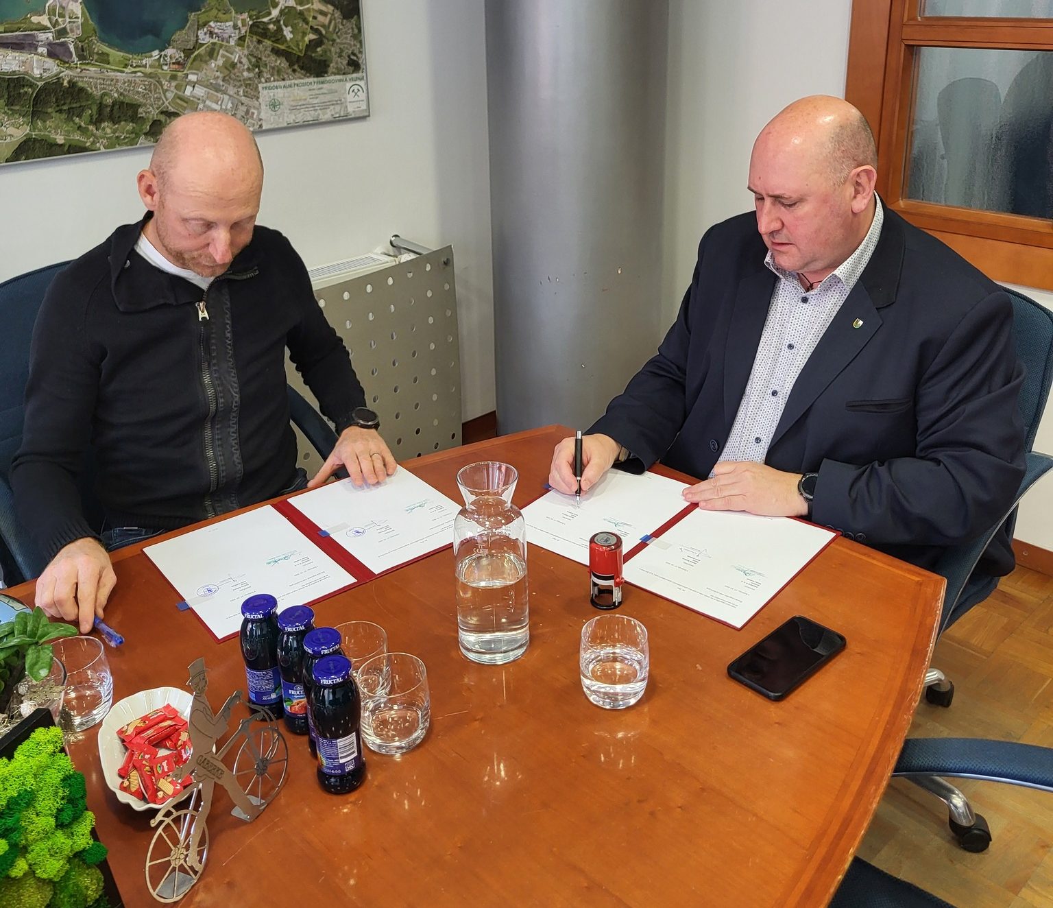 572786553_1229494765886603_2362453772012298925_n